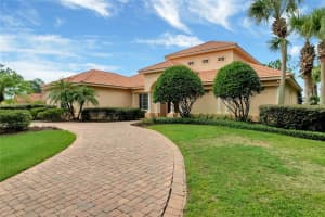 2000 JULIETTE BLVD, MOUNT DORA, FL 32757 Sold 04/05/23
