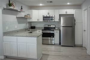 2333 VALLEY DR, APOPKA, FL 32703 Sold 10/19/22