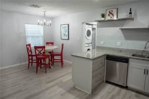 2333 VALLEY DR, APOPKA, FL 32703 Sold 10/19/22