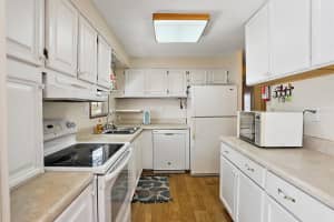 2741 VINDALE RD, TAVARES, FL 32778 Sold 02/17/23