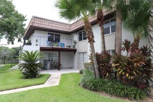 48 WINDTREE LN #203, WINTER GARDEN, FL 34787 Sold 10/17/22