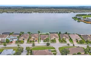 225 BLUE CYPRESS DR, GROVELAND, FL 34736 Sold 10/31/22