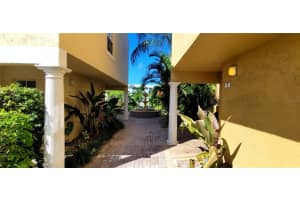 1035 LAKE SHORE DR #102, LAKE PARK, FL 33403 Sold 01/19/23