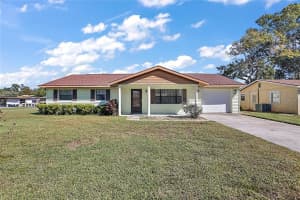 13047 COUNTRY CLUB DR, TAVARES, FL 32778 Sold 01/06/23