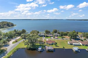 13047 COUNTRY CLUB DR, TAVARES, FL 32778 Sold 01/06/23