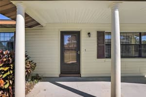 13047 COUNTRY CLUB DR, TAVARES, FL 32778 Sold 01/06/23