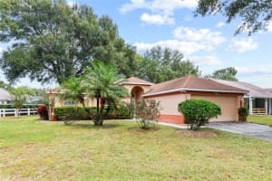 2717 GABLES DRIVE, EUSTIS, FL 32726 Sold 10/06/23