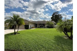 13204 COUNTRY CLUB DR, TAVARES, FL 32778 Sold 12/09/22