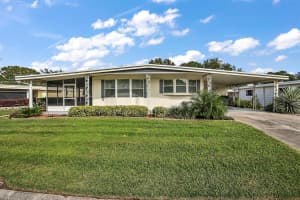 720 Falcon Dr, Tavares, FL 32778, Sold 01/20/23
