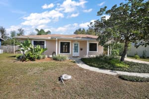 2919 Eastland Rd Mount Dora, FL 32757 Sold 04/27/23