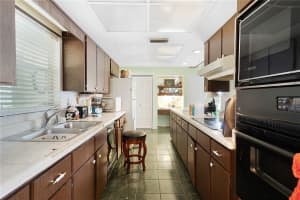 428 LAURA LANE, MOUNT DORA, FL 32757 Sold 04/21/23