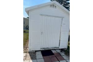 1303 MOHAWK CIRCLE, TAVARES, FL 32778 Sold 04/19/23
