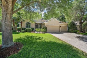 105 E Blue Water Edge Dr, Eustis, FL 32736, Sold 05/26/23
