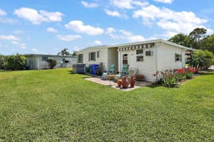 662 Buccaneer Blvd, Tavares, FL 32778, Sold 04/28/23