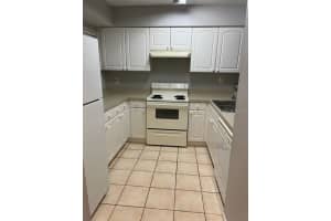 246 SCOTTSDALE SQUARE, WINTER PARK, FL 32792 Sold 07/26/23