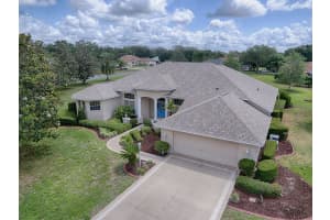 2910 LARRANAGA DRIVE, THE VILLAGES, FL 32162 Sold 05/31/23