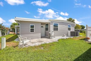 2750 VINDALE ROAD, TAVARES, FL 32778 Sold 07/19/24