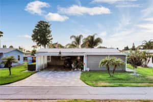 917 HILLTOP ROAD, TAVARES, FL 32778 Sold 08/04/23