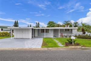 11533 HICKORY LANE, TAVARES, FL 32778 Sold 11/01/23