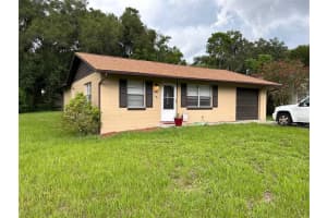 1215 E Hazzard Ave, EUSTIS