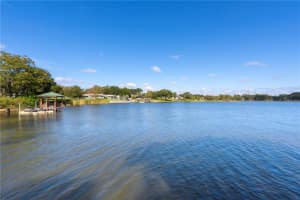 380 LAKESHORE AVENUE, UMATILLA, FL 32784 Sold 02/05/25