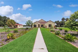 380 LAKESHORE AVENUE, UMATILLA, FL 32784 Sold 02/05/25