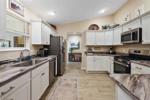 5719 BARRAW TERRACE, THE VILLAGES, FL 32163 Sold 10/06/23