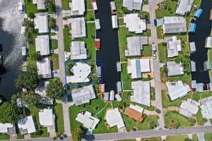 1105 SOUTHLAND DRIVE, TAVARES, FL 32778 Sold 05/31/24