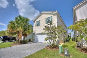 7384 Oakmoss Loop, DAVENPORT