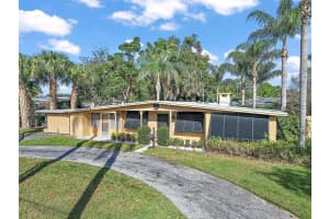 1915 SYLVAN POINT SRIVE, MOUNT DORA, FL 32757 Sold 03/22/24