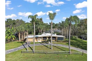1915 SYLVAN POINT SRIVE, MOUNT DORA, FL 32757 Sold 03/22/24
