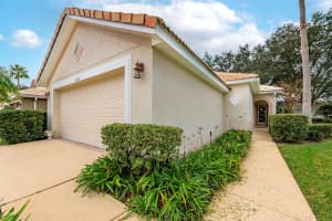 8000 SAINT ANDREWS WAY, MOUNT DORA, FL 32757 Sold 03/01/24