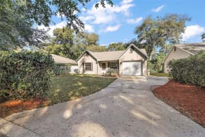 1561 DORSET DRIVE, MOUNT DORA, FL 32757 Sold 02/23/24
