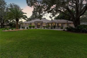 2807 LARRANAGA DRIVE, THE VILLAGES, FL 32162 Sold 04/18/24