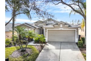933 HENLEY CIRCLE, DAVENPORT, FL 33896 Sold 04/08/24