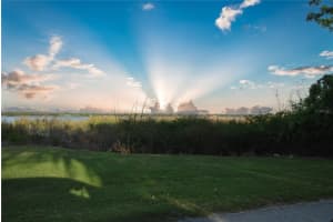 SILVER LAKE DR, LEESBURG, FL 34748 - MLS#MFRG5079526