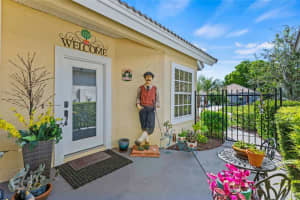 8027 SAINT ANDREWS WAY, MOUNT DORA, FL 32757 Sold 04/23/24