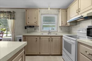 1531 SCHULT CT, TAVARES, FL 32778 Sold 02/10/25