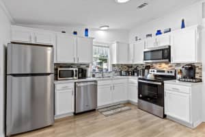 1614 MYRTLE BEACH DRIVE, LADY LAKE, FL 32159 - MLS#MFRG5081829