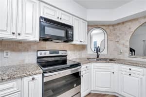 2961 CLUBVIEW DR #2961, ORLANDO, FL 32822 Sold 11/13/24