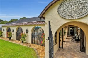 32720 LAKESHORE DRIVE, TAVARES, FL 32778 Sold 03/11/25