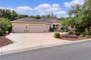 2821 LARRANAGA DRIVE, THE VILLAGES, FL 32162 Sold 08/21/24
