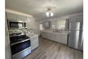 1010 GROVE STREET, EUSTIS, FL 32726 Sold 04/07/25