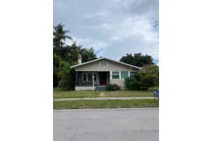 123 CASSADY STREET, UMATILLA, FL 32784 Sold 03/31/25