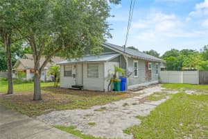 704 DISSTON AVENUE, TAVARES, FL 32778 Sold 01/23/25