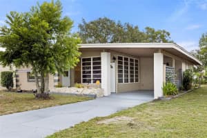 1113 OAKLAND CIRCLE, TAVARES, FL 32778 - MLS#MFRG5083768