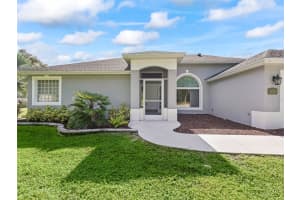 594 DOWLING CIRCLE, LADY LAKE, FL 32159 Sold 10/17/24