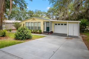 762 HEATHROW AVENUE, LADY LAKE, FL 32159 Sold 12/05/24