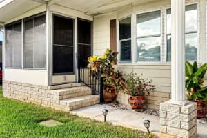 1213 APACHE CIRCLE, TAVARES, FL 32778 Sold 10/04/24