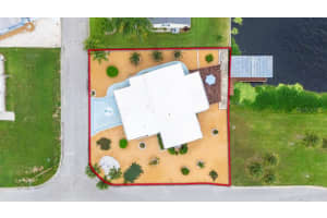 933 SUNSET CIRCLE, TAVARES, FL 32778 Sold 09/30/24